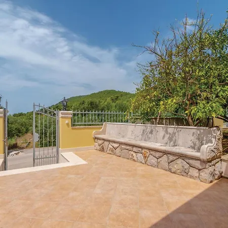 Prizba Iii Cr Holiday home Blato (Korcula)